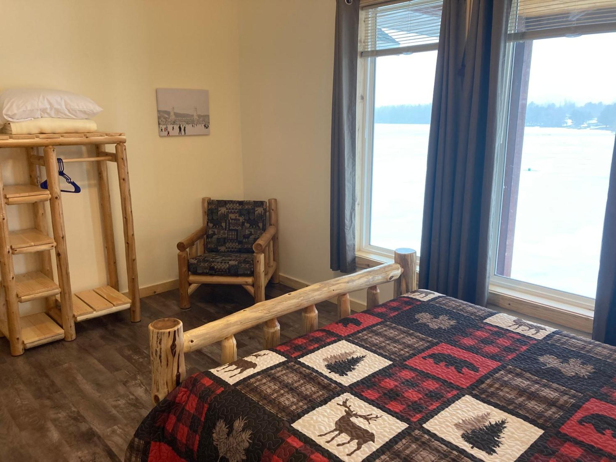 Keweenaw Waters Resort Houghton Ngoại thất bức ảnh