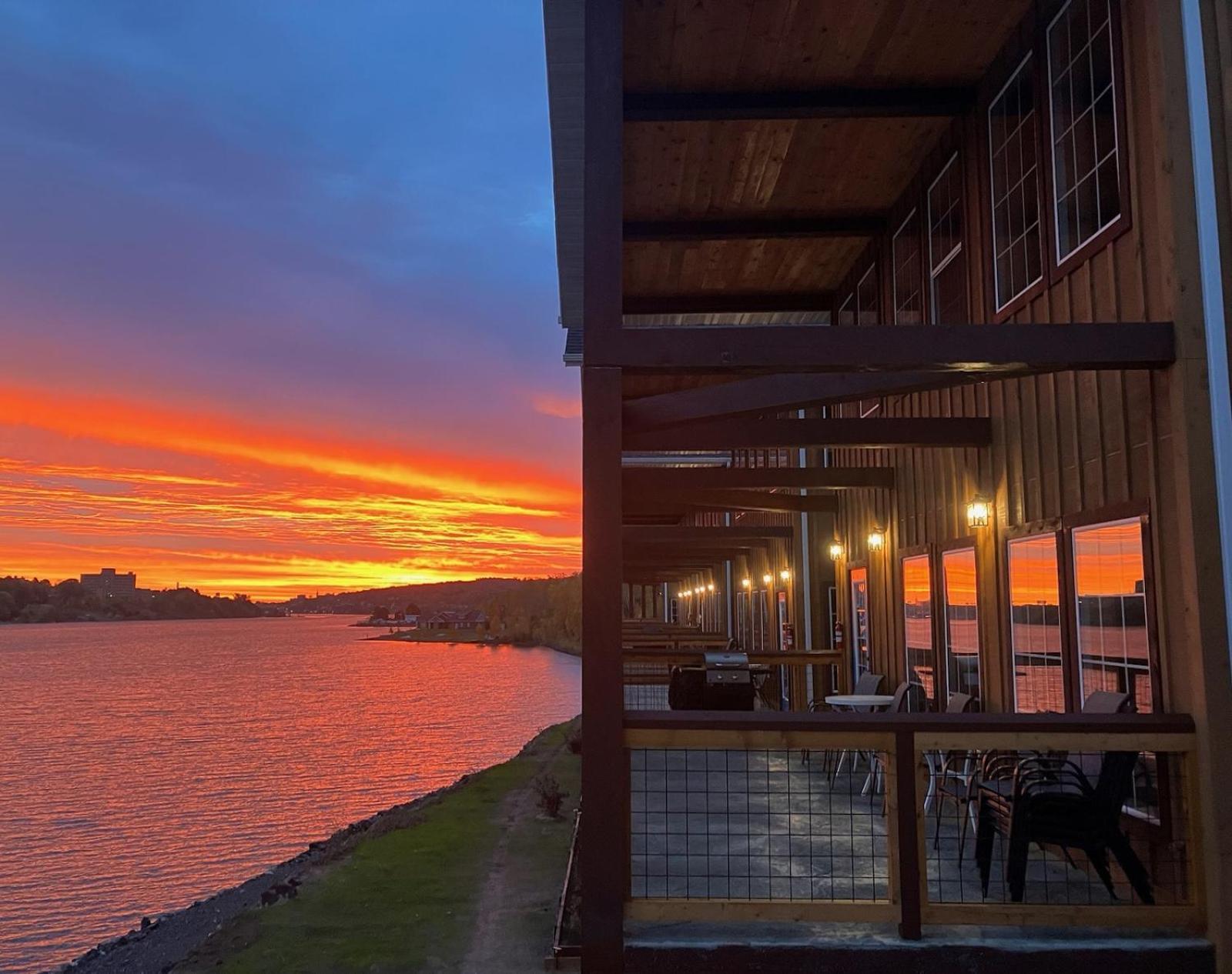 Keweenaw Waters Resort Houghton Ngoại thất bức ảnh